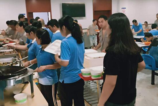 食堂承包公司不榨取員工伙食費(fèi)靠什么賺錢？